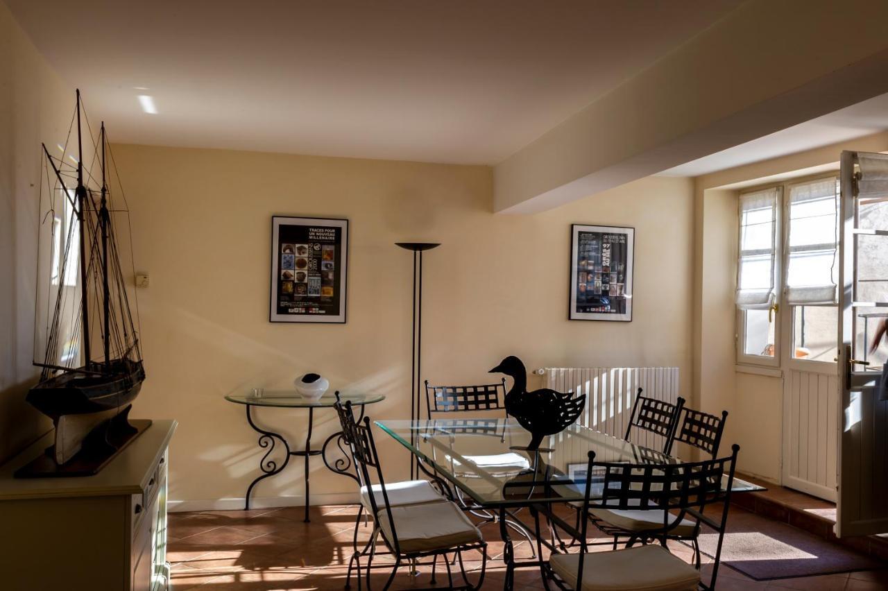 ¨Gîte du Café Suquet Giroussens Extérieur photo